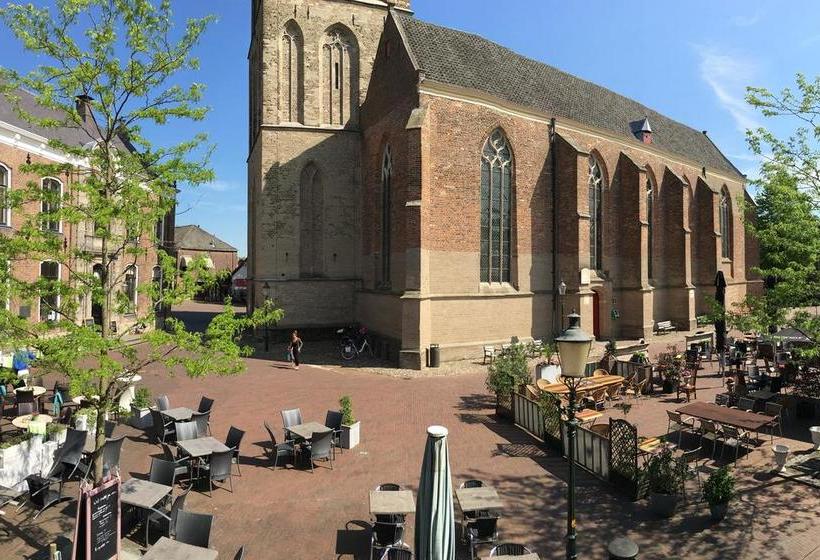 Bed and Breakfast T Shanda Lee 9