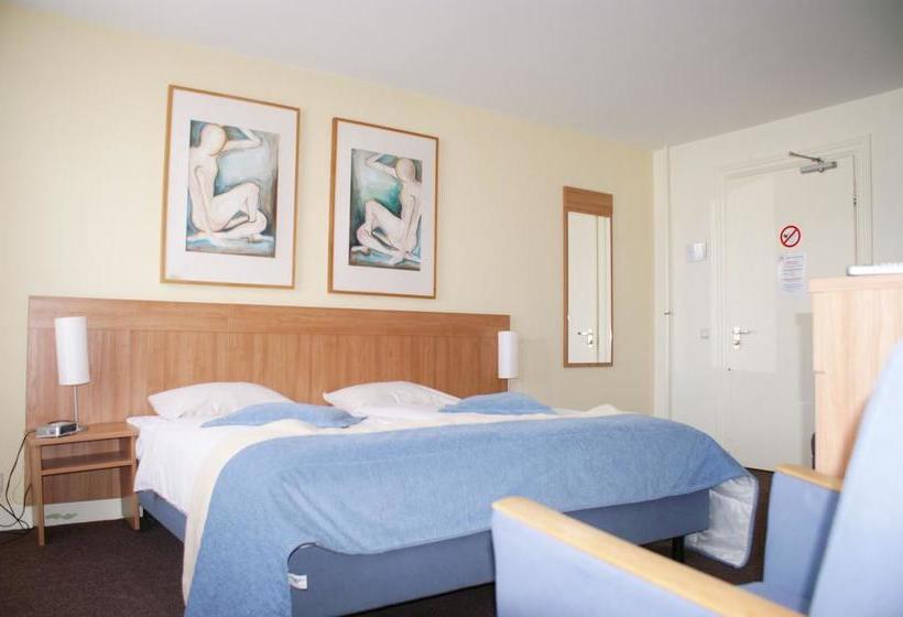 Hotel Et Le Cafe De Paris 4