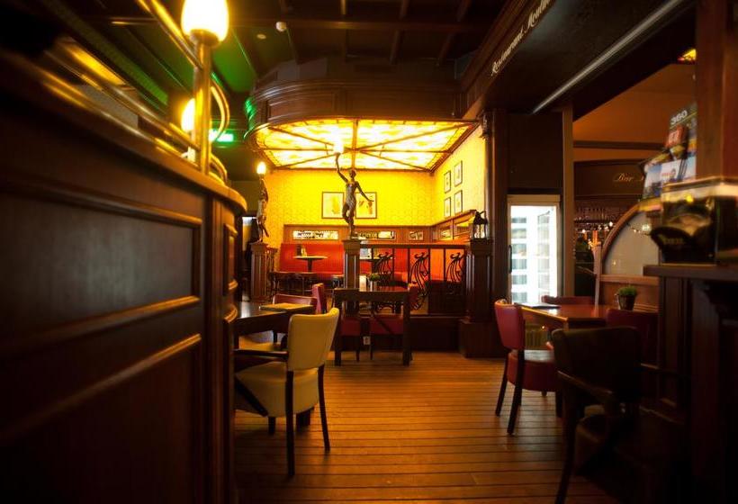 Hotel Et Le Cafe De Paris 5