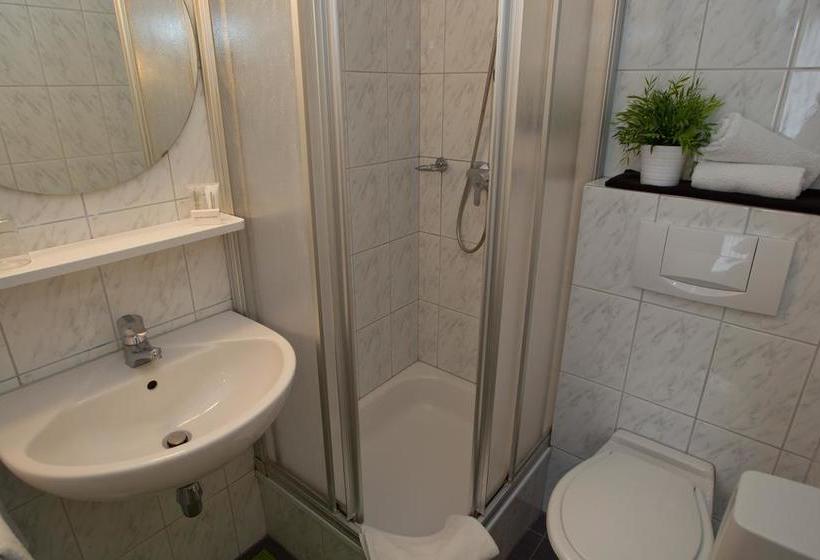 Saga Bed And Breakfast 18