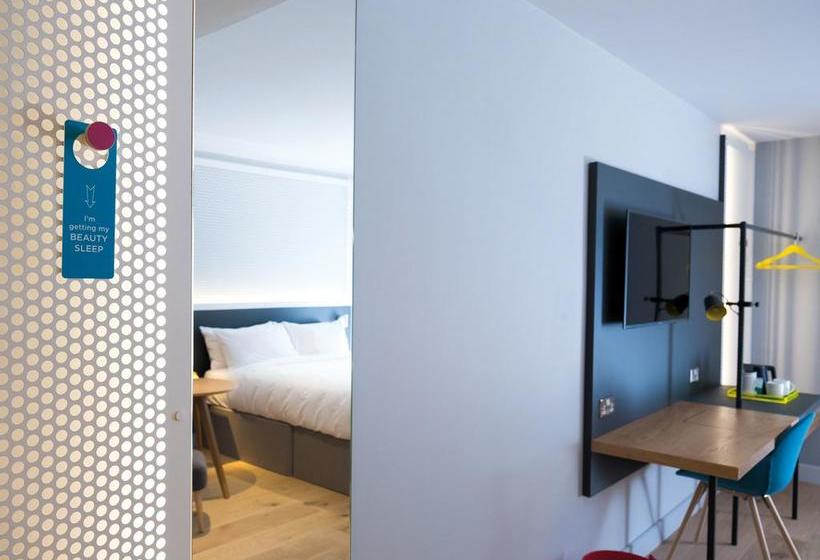 Hotel Lodge At Solent 20