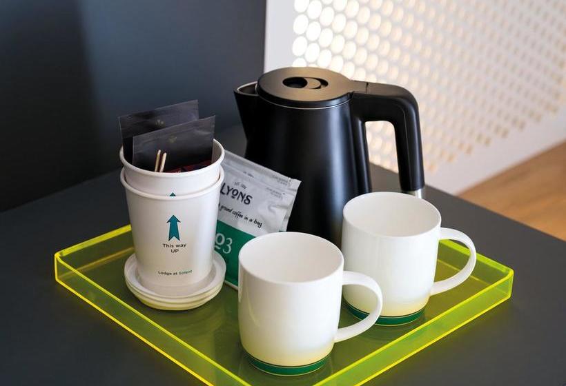 Hotel Lodge At Solent 7