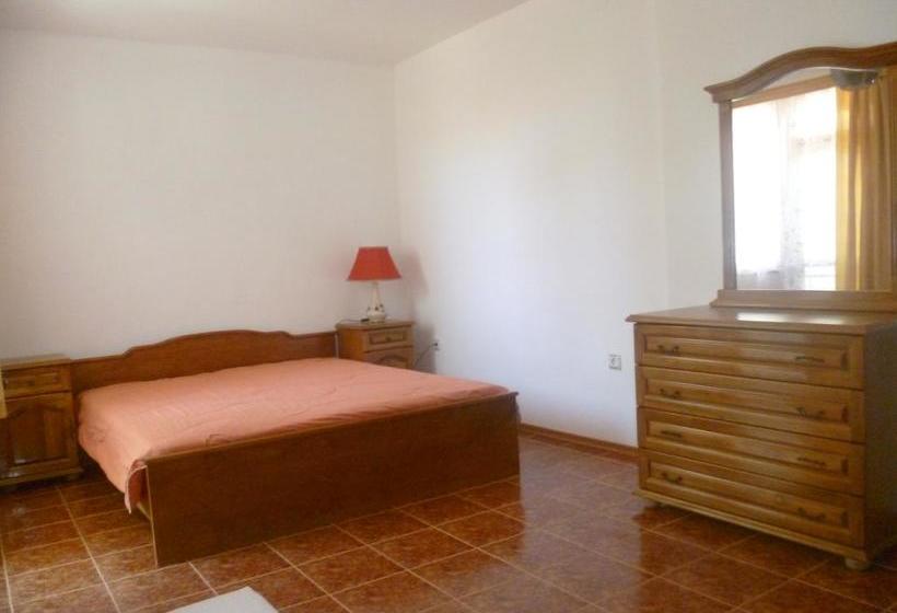 Hotel Coral Family 10