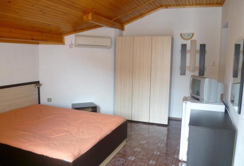 Hotel Coral Family 12