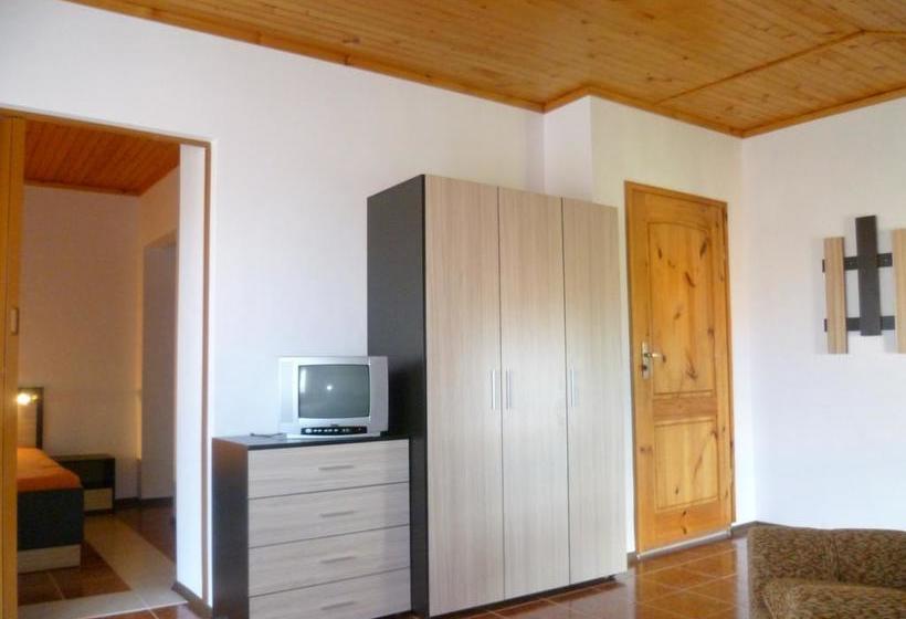 Hotel Coral Family 14