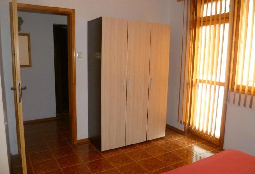 Hotel Coral Family 8