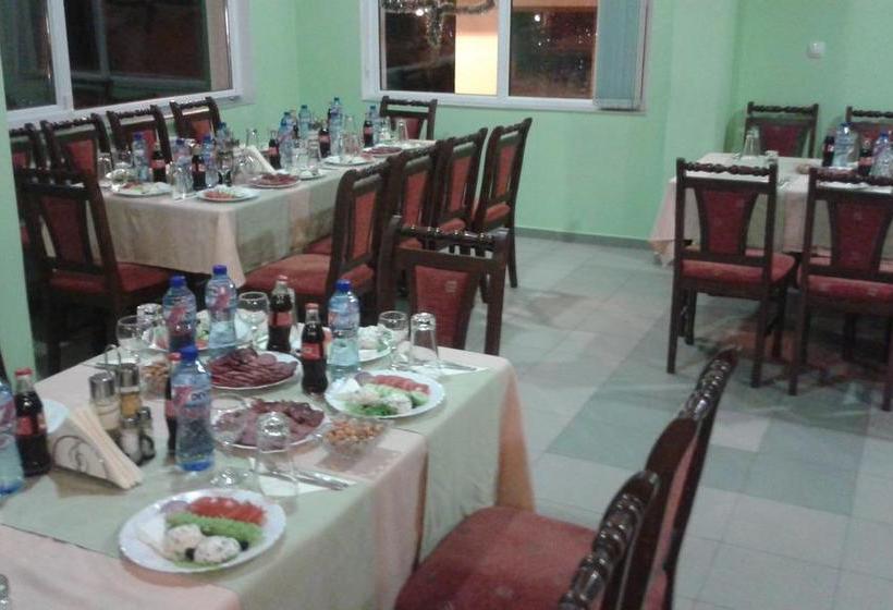 Family Hotel Panorama 8