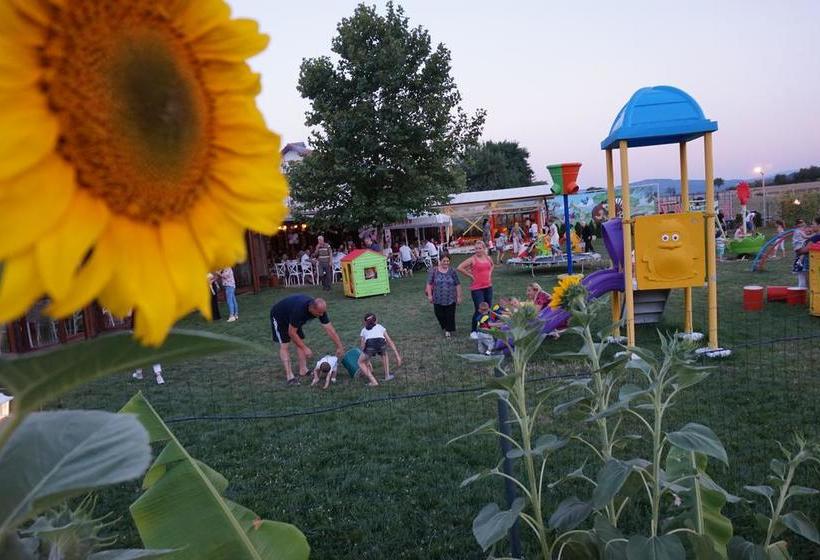 Hotel Makaza Complex 6