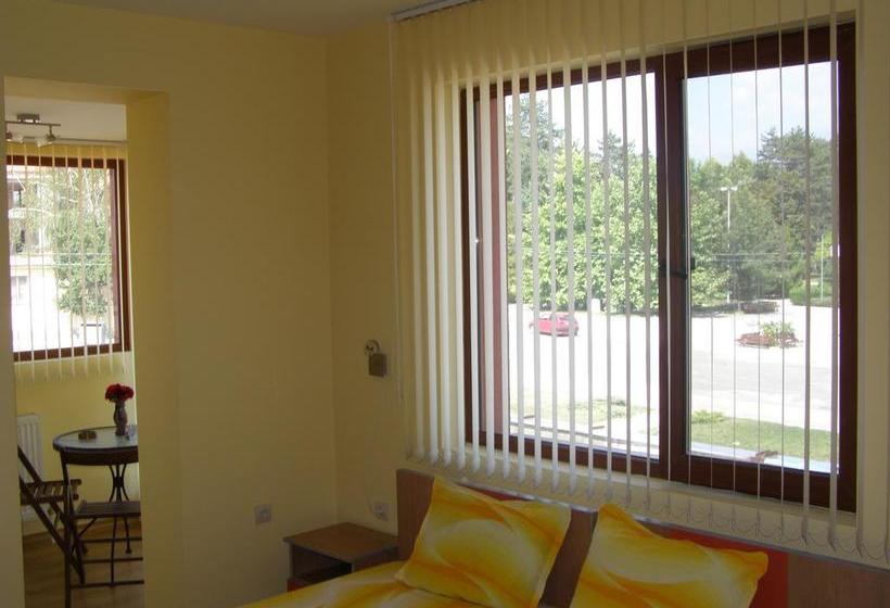 Family Hotel Kavrakovi 1