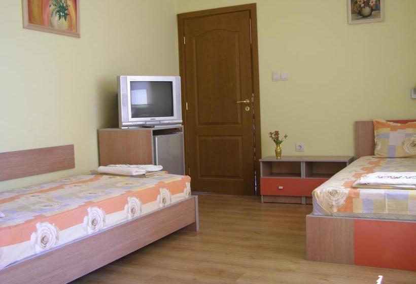 Family Hotel Kavrakovi 12