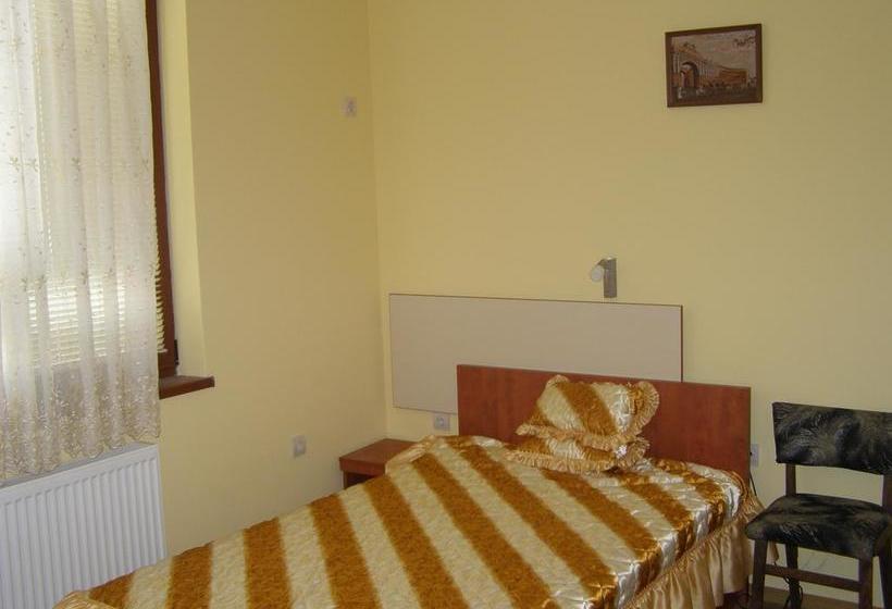 Family Hotel Kavrakovi 14