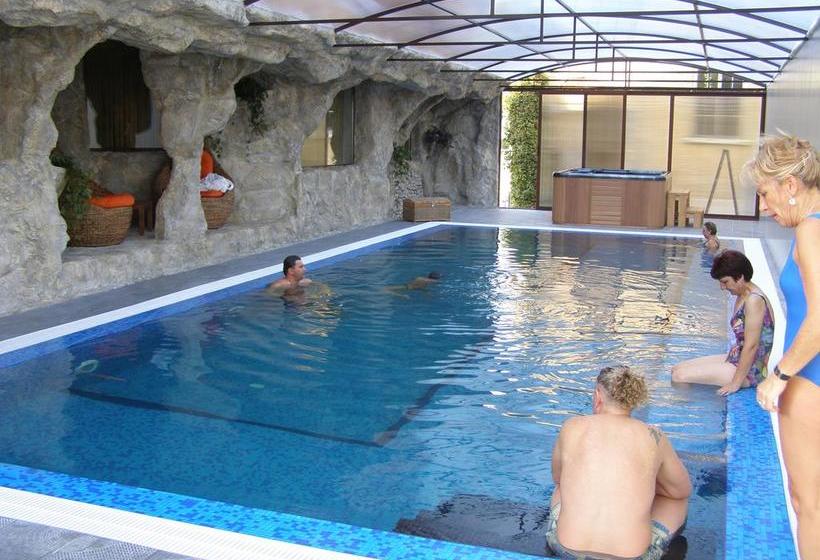 Family Hotel Kavrakovi 20