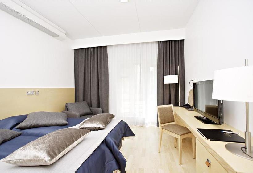 Kyyhkylä Hotel And Manor