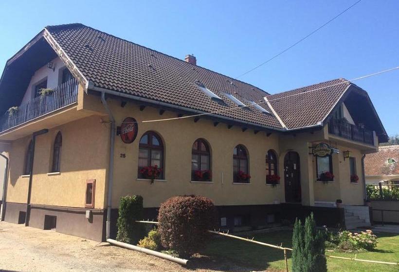 Bed & Breakfast Teke Panzió 10