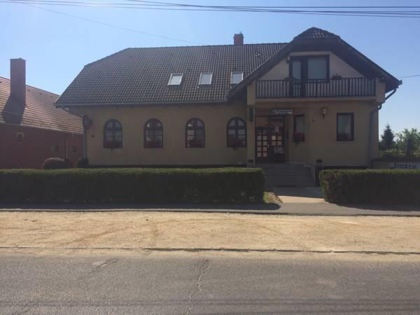 Bed & Breakfast Teke Panzió 17