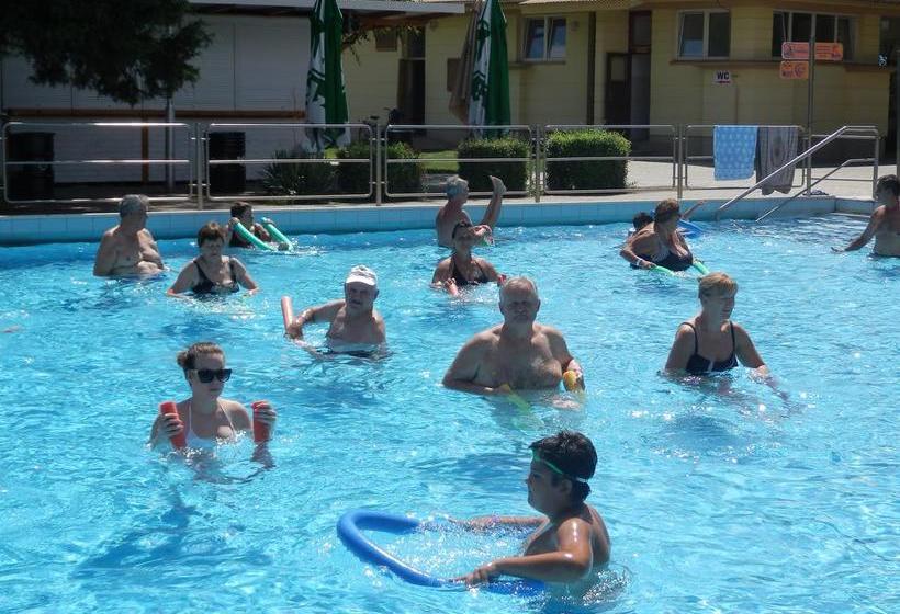 Hôtel Korona Ház 12