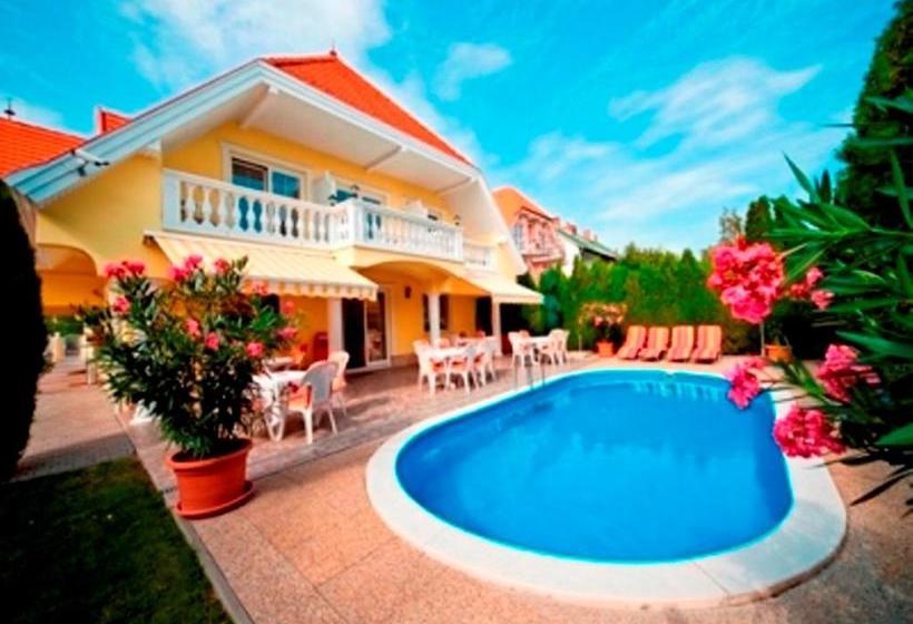 Bed and Breakfast Gold House Pension