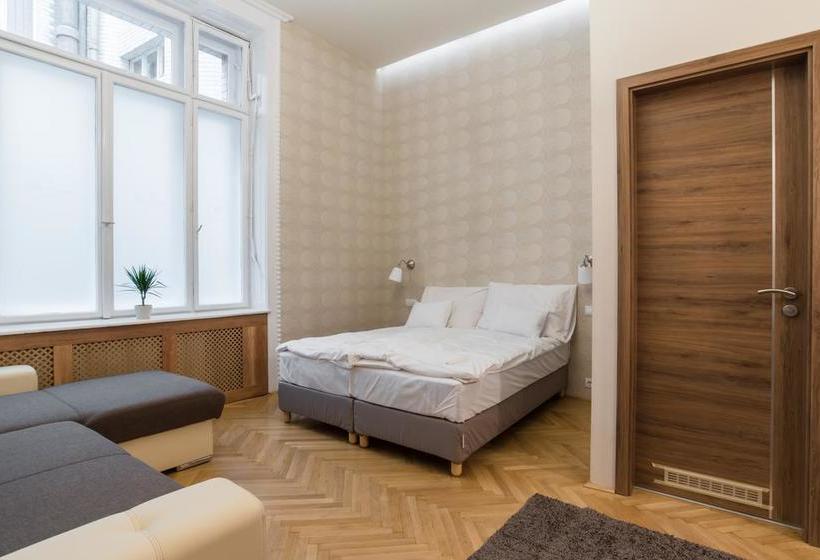 Bed and Breakfast The Cream