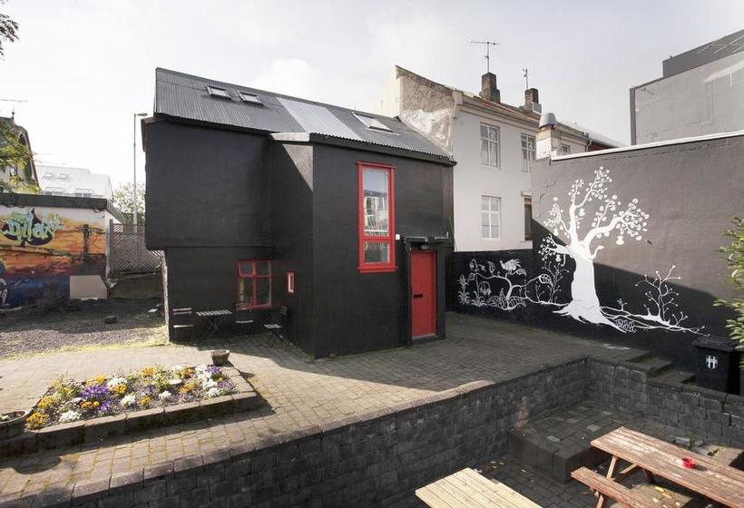 Hostel Fálkinn Guesthouse