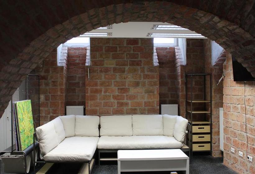 Underground Spot Hostel