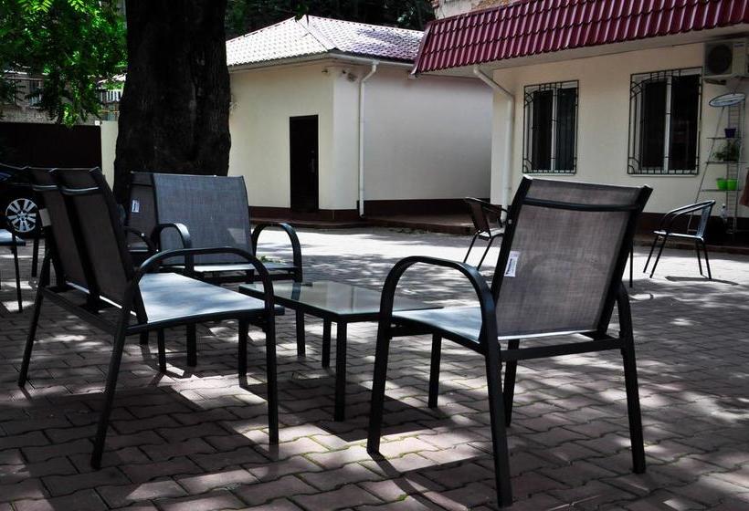 Old Courtyard Hostel