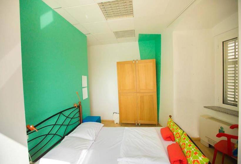 Hostel Kosy 8