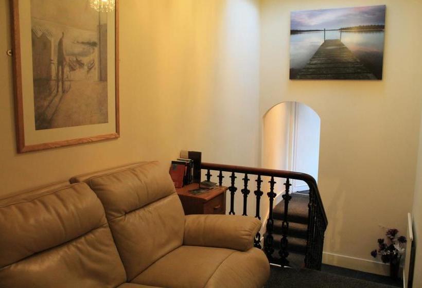 Bed and Breakfast Iona Guest House 12