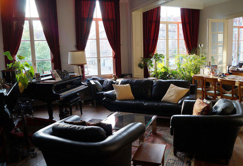 Bed and Breakfast The Captaincy Guesthouse Brussels