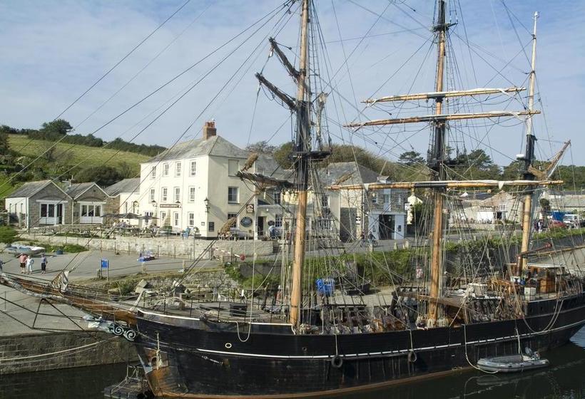 Hotel The Pier House 11