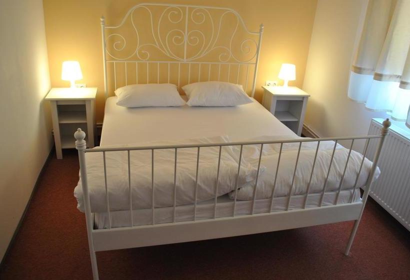 Bed and Breakfast The Hosting Cafe