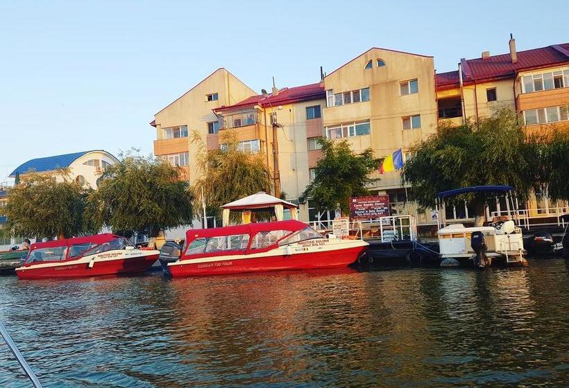 Bed and Breakfast Pensiunea Sanmar 12