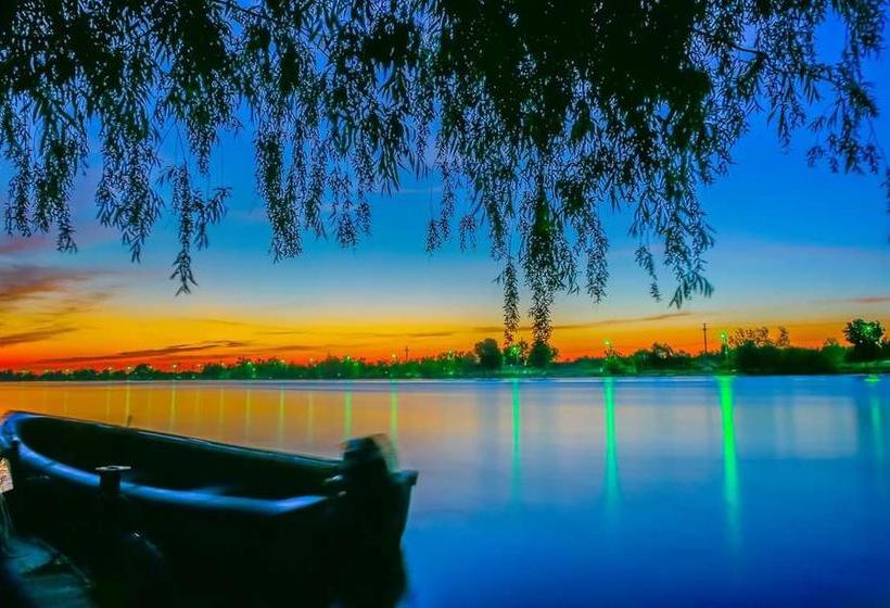 Bed and Breakfast Pensiunea Sanmar 4