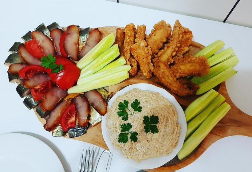 Bed and Breakfast Pensiunea Sanmar 7