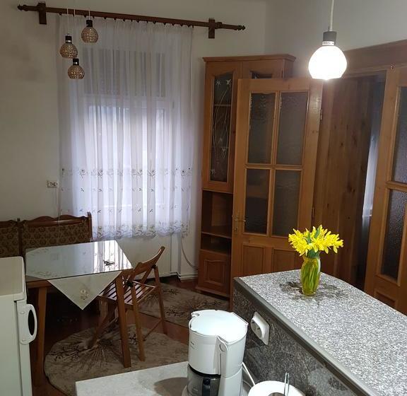 Bed & Breakfast Cas Central In Brasov 12