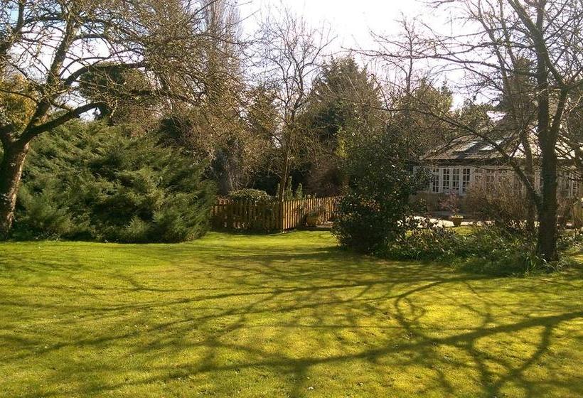 Orchard Pond Bed & Breakfast 4