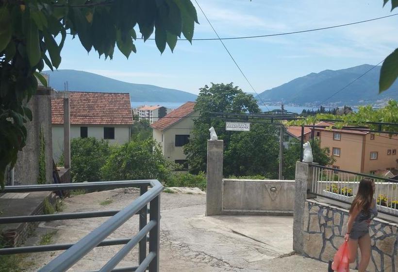 Bed & Breakfast Tivat Apartments 3