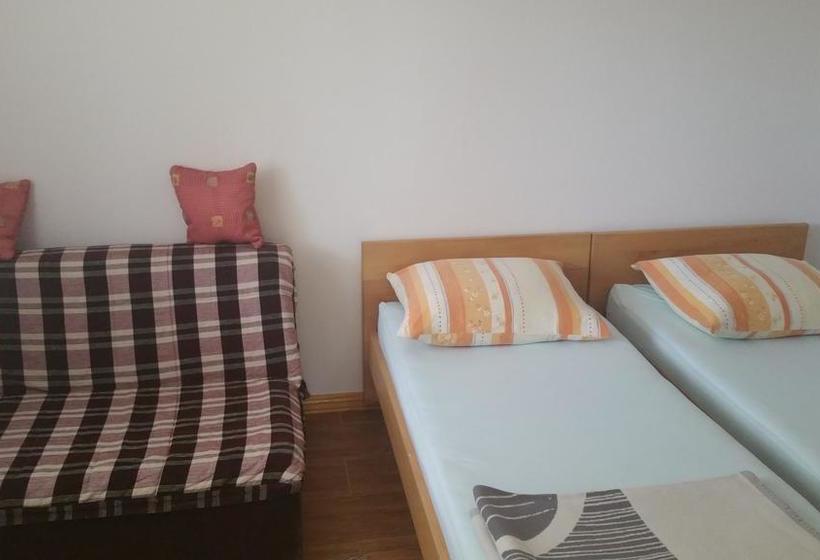 Bed & Breakfast Tivat Apartments 6