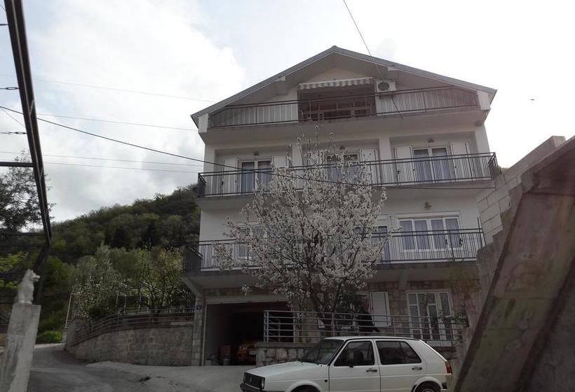 Bed & Breakfast Tivat Apartments 9