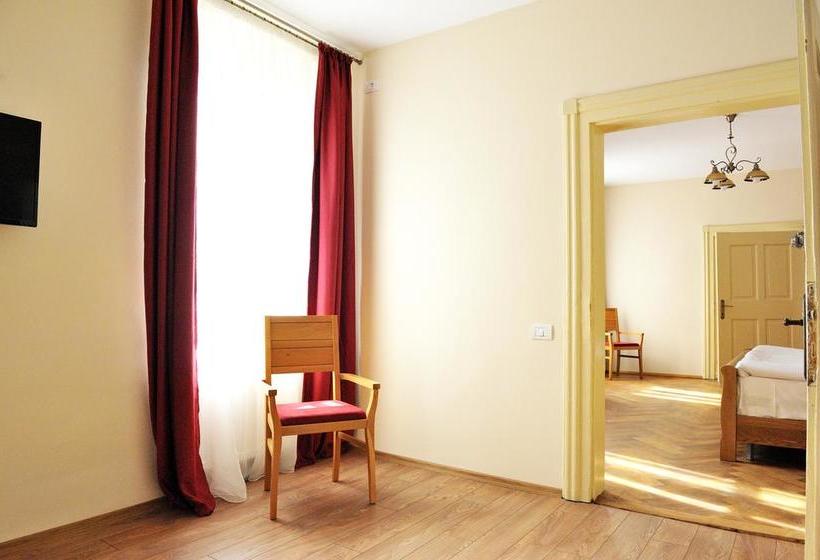 Safrano Bed & Breakfast 11