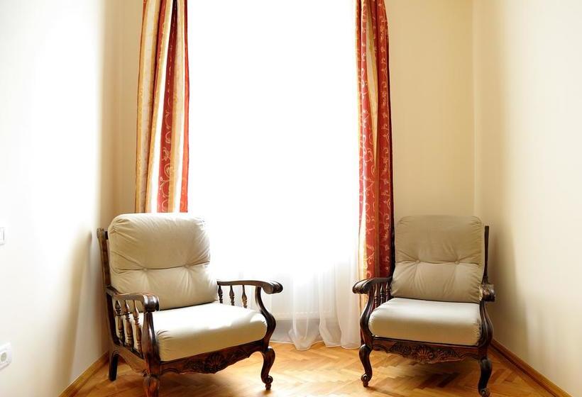 Safrano Bed & Breakfast 18