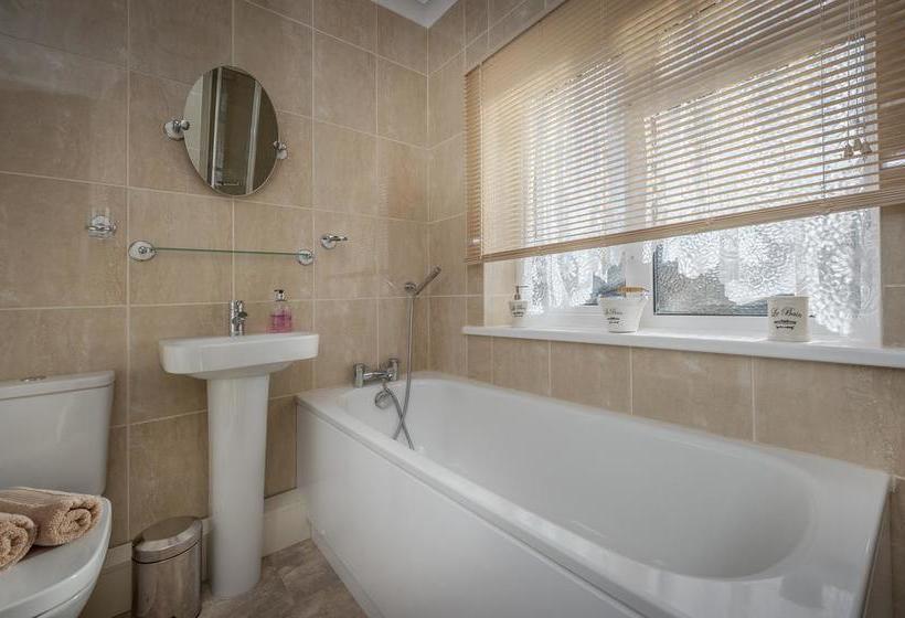 Bed and Breakfast Wimborne Lodge 1