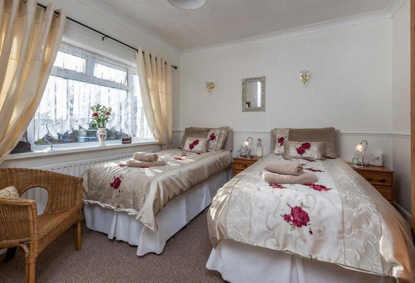 Bed and Breakfast Wimborne Lodge 5