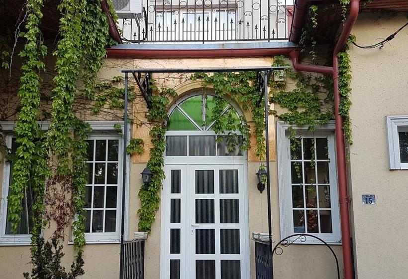 Bed and Breakfast Tulipán Szálló