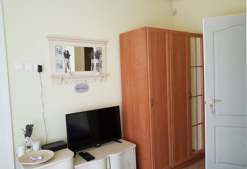 Bed and Breakfast Tulipán Szálló 11