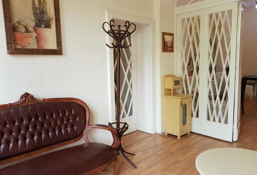 Bed and Breakfast Tulipán Szálló 14