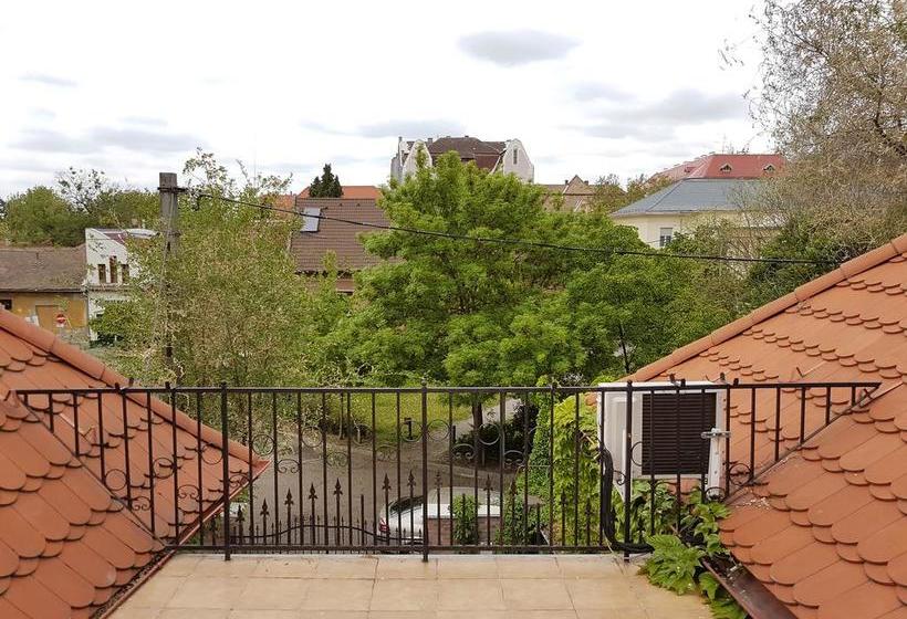 Bed and Breakfast Tulipán Szálló 15