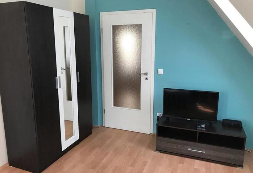 Bed and Breakfast Tulipán Szálló 5