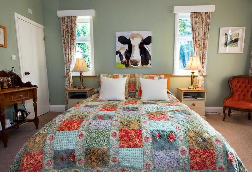 Bed and Breakfast Tresillian House