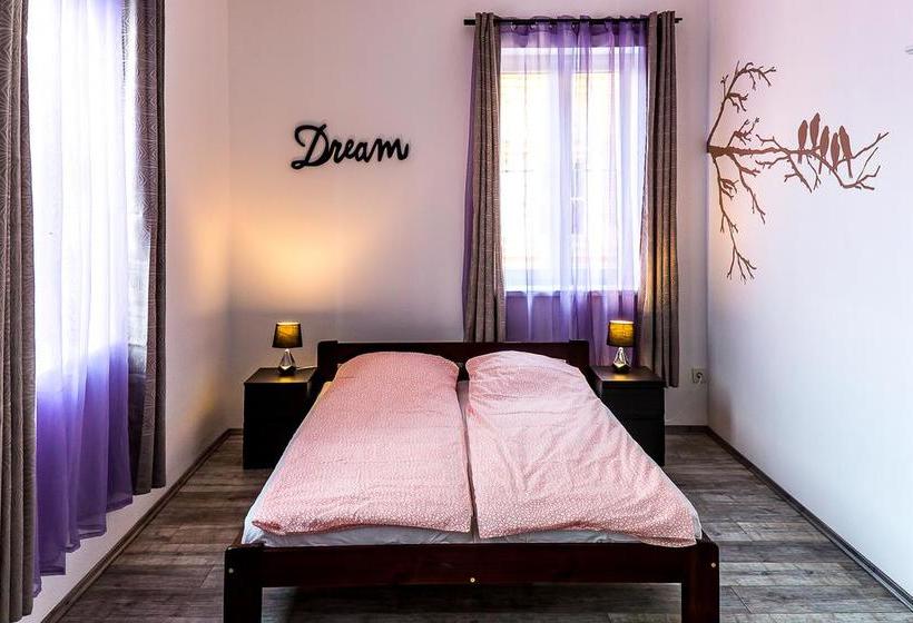 Auberge Hôtelière Hang Out Budapest