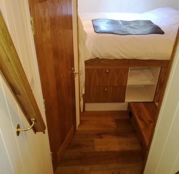 Hotel Barge Waternimf 16